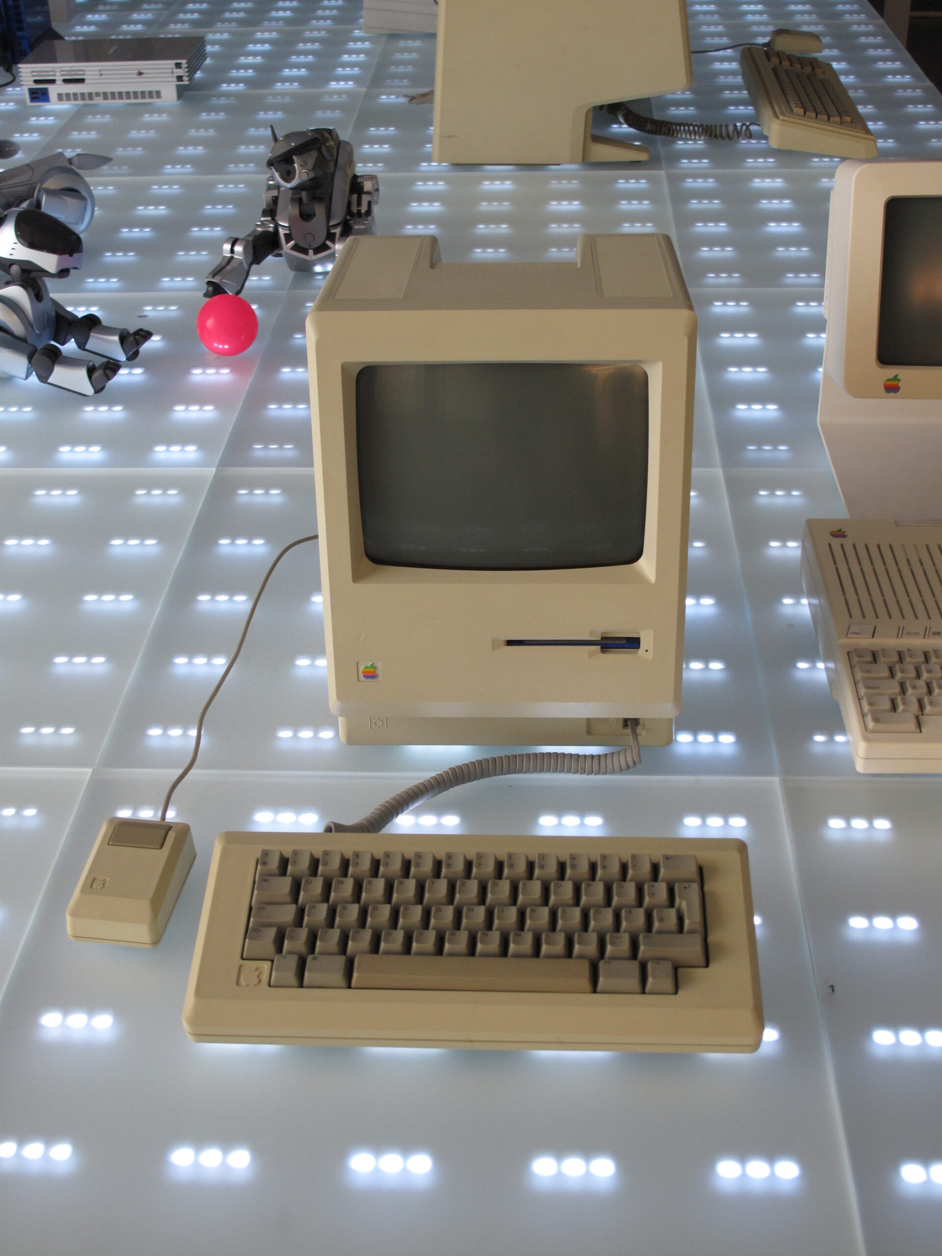 Apple_Macintosh_128